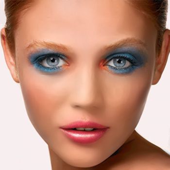 Cintia Dicker Model Profile & Picture Gallery