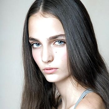 Fashion Model Zuzanna Bijoch biography, photos, image gallery