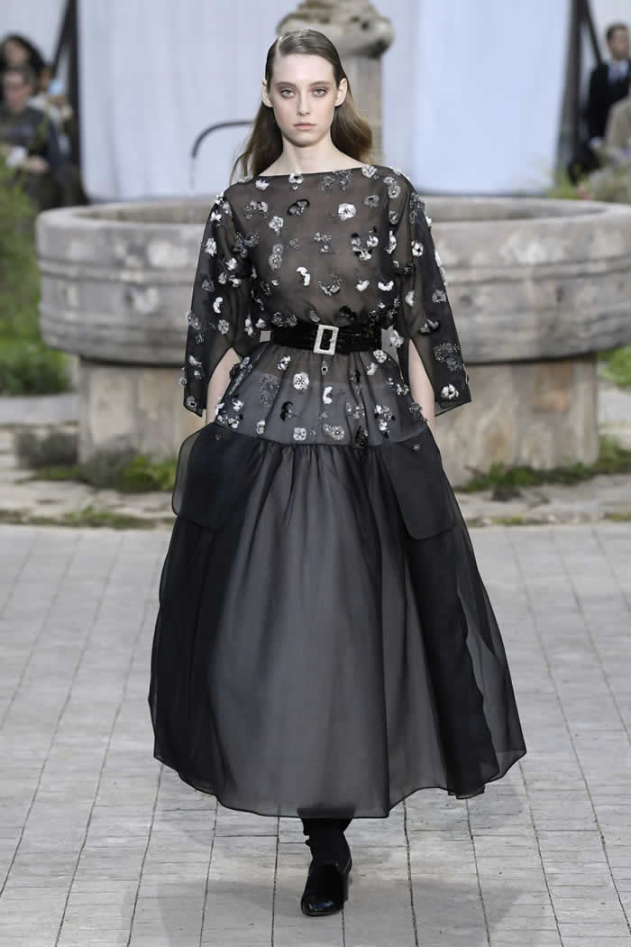 Chanel couture ts