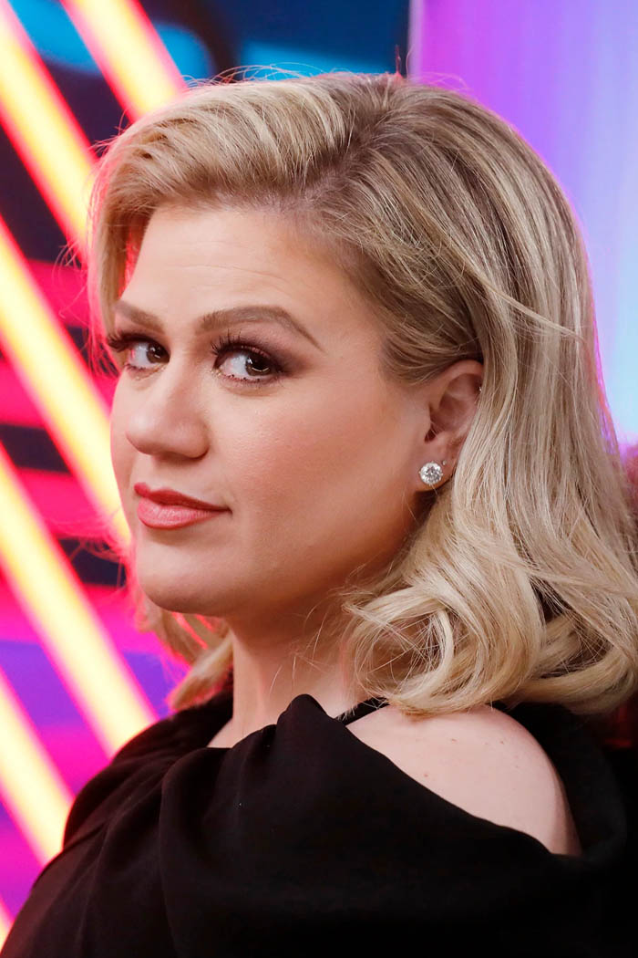 Kelly Clarkson may have to pay $135k to Brandon Blackstock for child