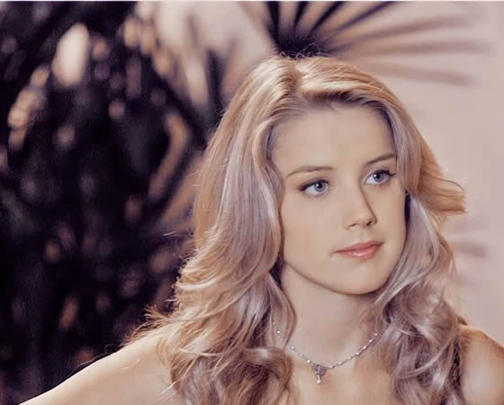 Amber heard published first video with daughter